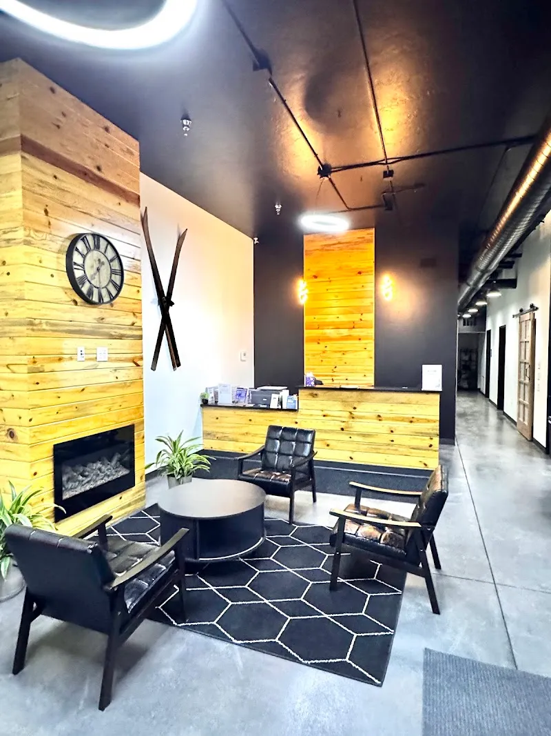 Peak HRT & IV Drip Lounge- Weight loss, Testosterone and Hormone therapy of Summit County photo 3