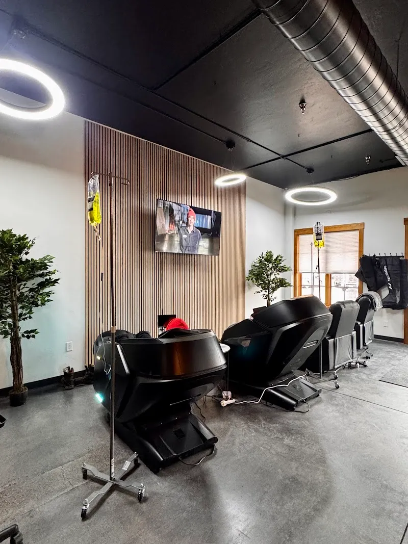 Peak HRT & IV Drip Lounge- Weight loss, Testosterone and Hormone therapy of Summit County photo 5